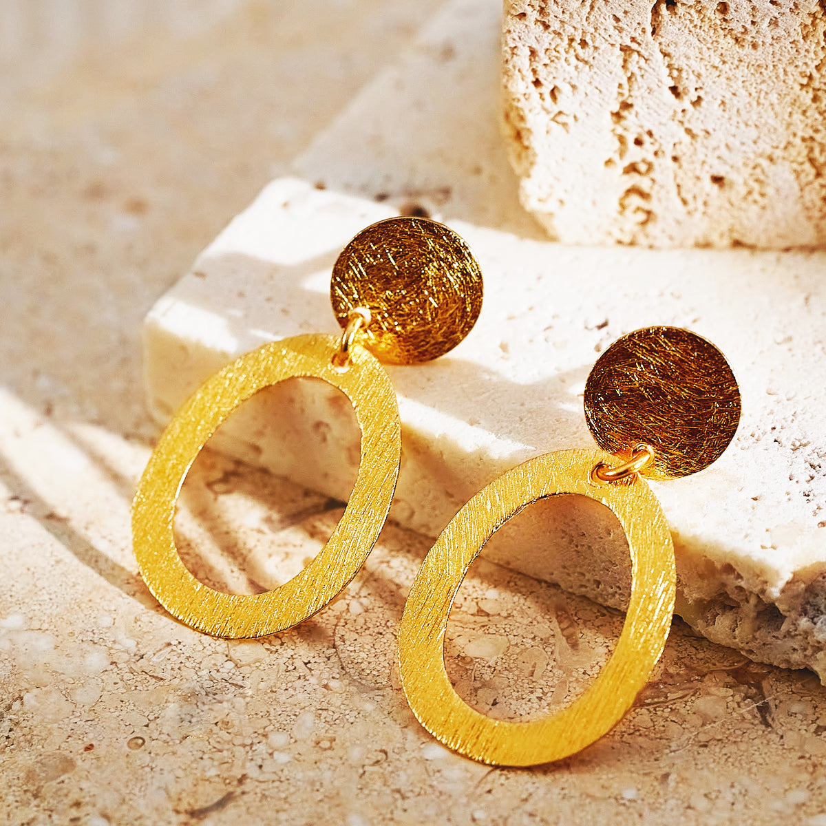 Una Oval Drop Earrings