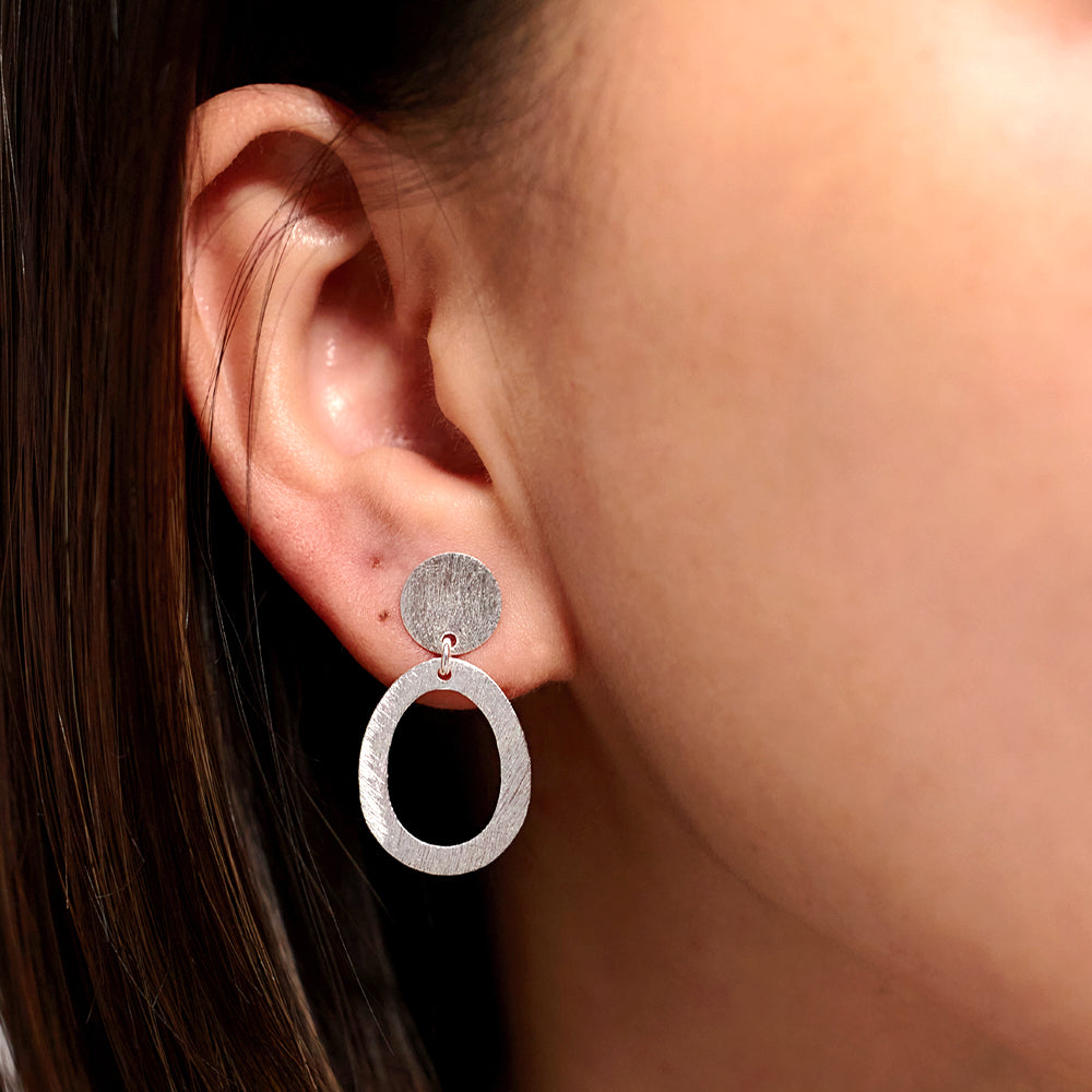 Una Oval Drop Earrings