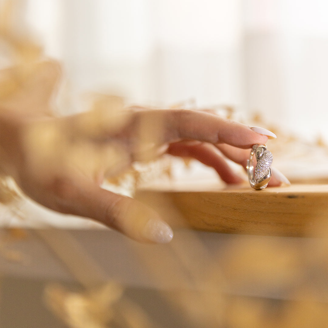 Vega Bold Twist Adjustable Ring