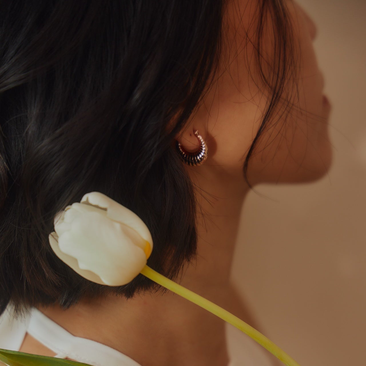 Diana 可頌紋C型耳環