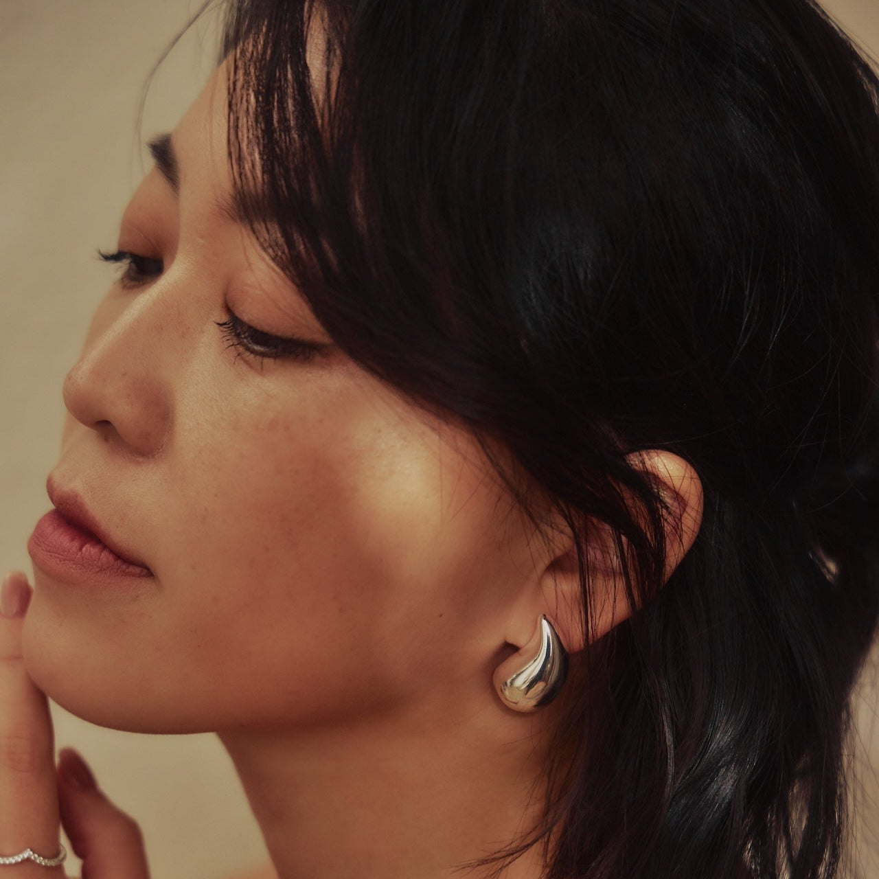 Lily Bean 實心曲線耳環