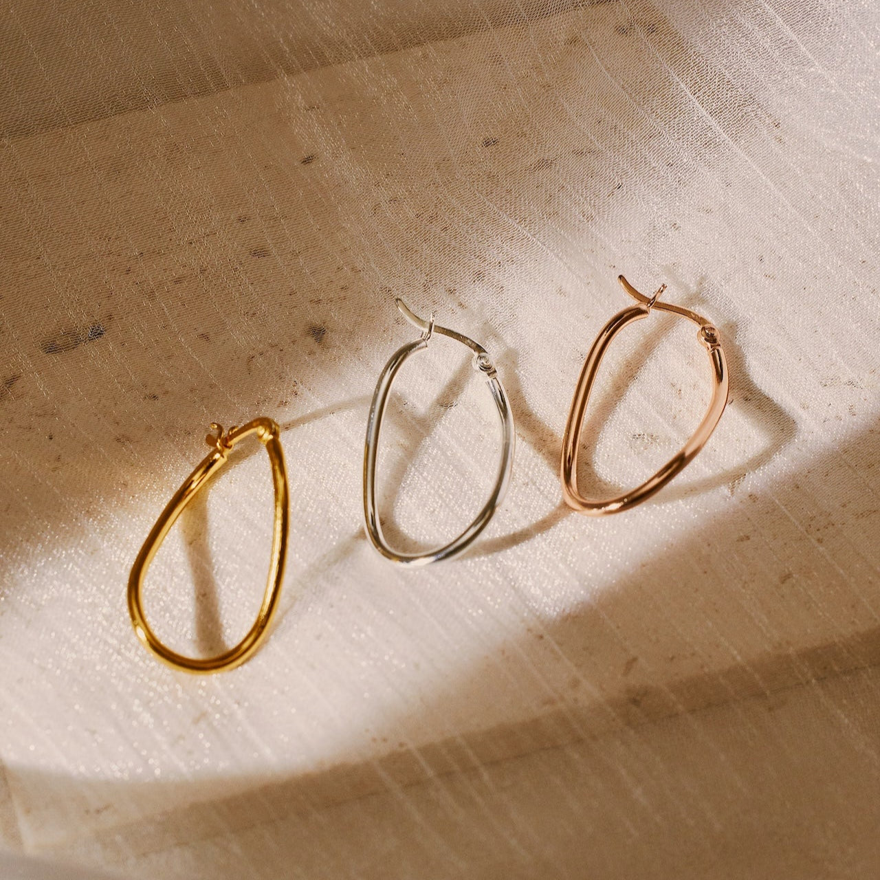 Vera Curved Oval Earrings