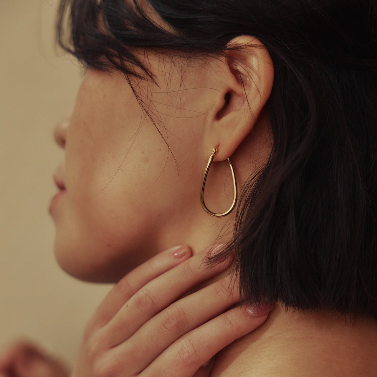 Vera Curved Oval Earrings