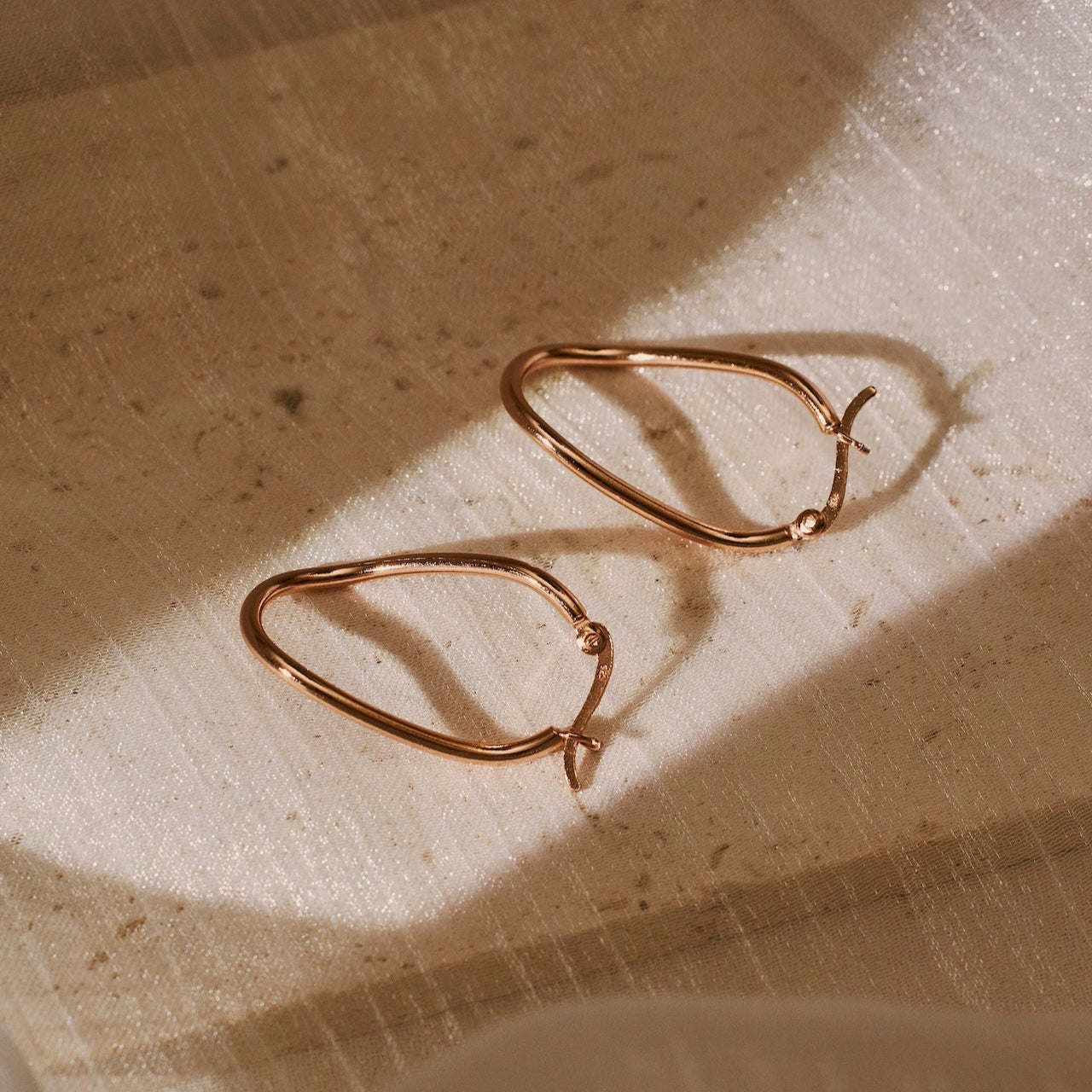 Vera Curved Oval Earrings