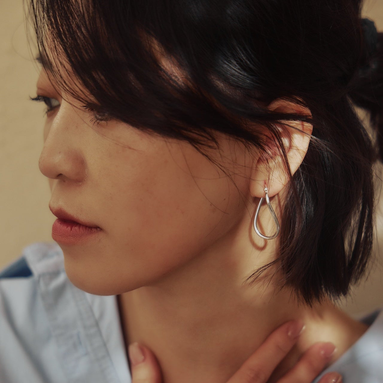 Vera Curved Oval Earrings
