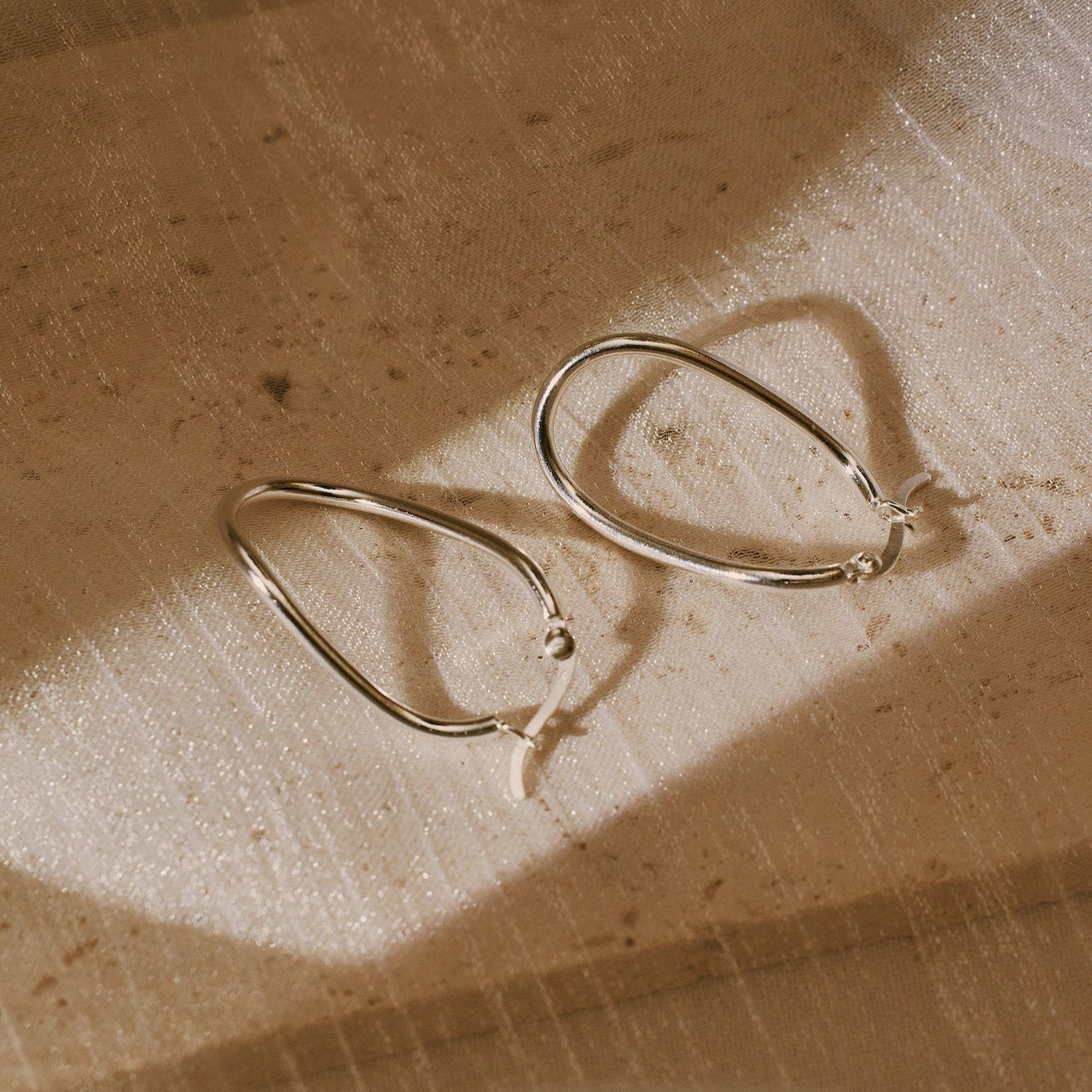 Vera Curved Oval Earrings
