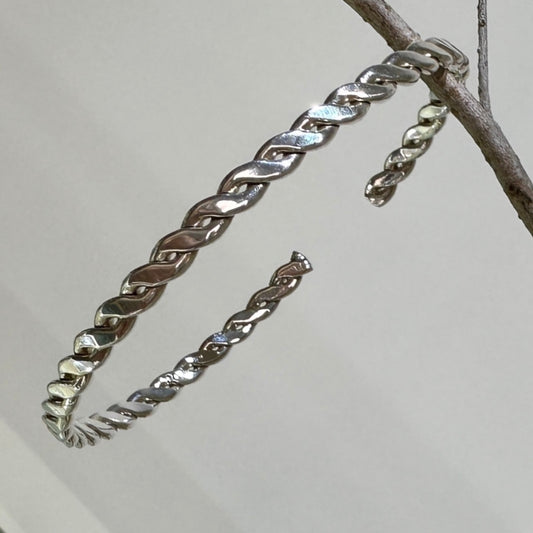 Aiden 冷調麻花手環