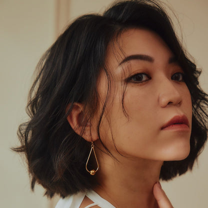 Eirene 水滴圓珠耳環
