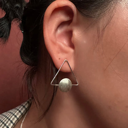 Tess 三角圓片耳環