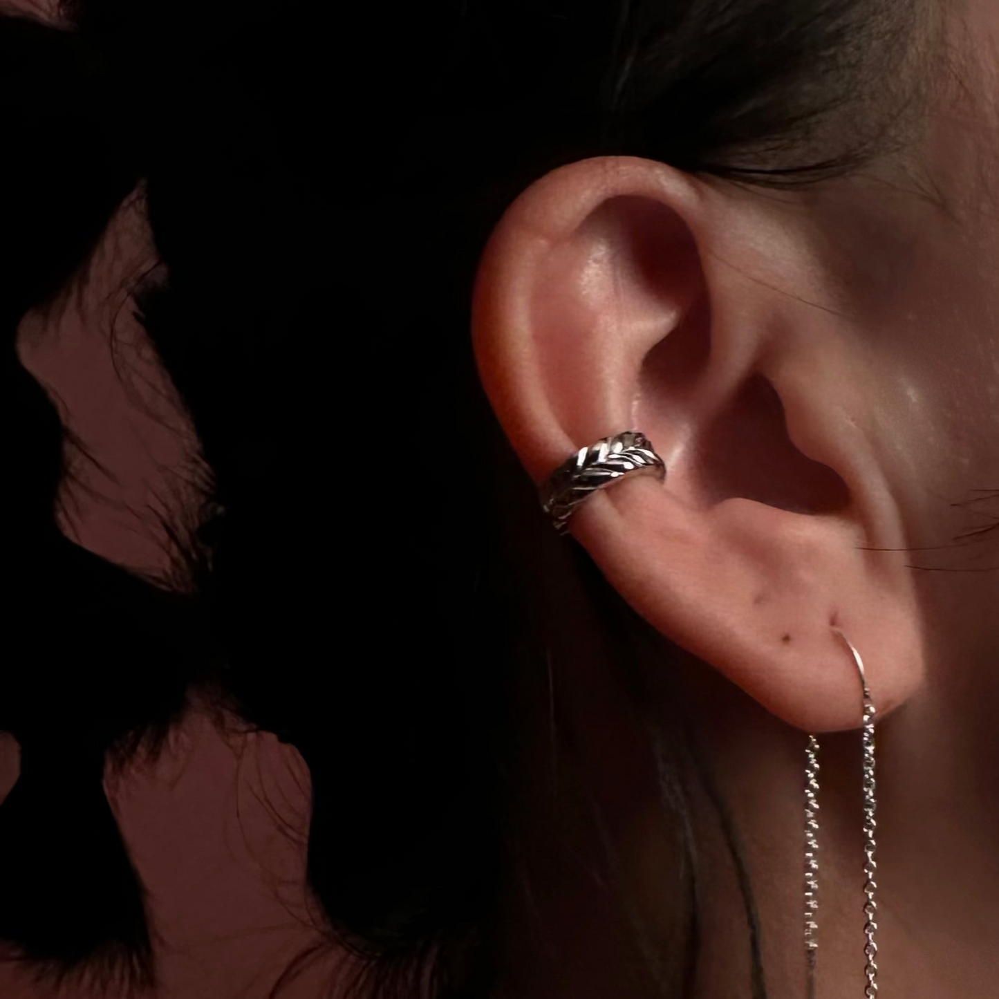 Elowen 葉脈細刻耳骨夾（單支）