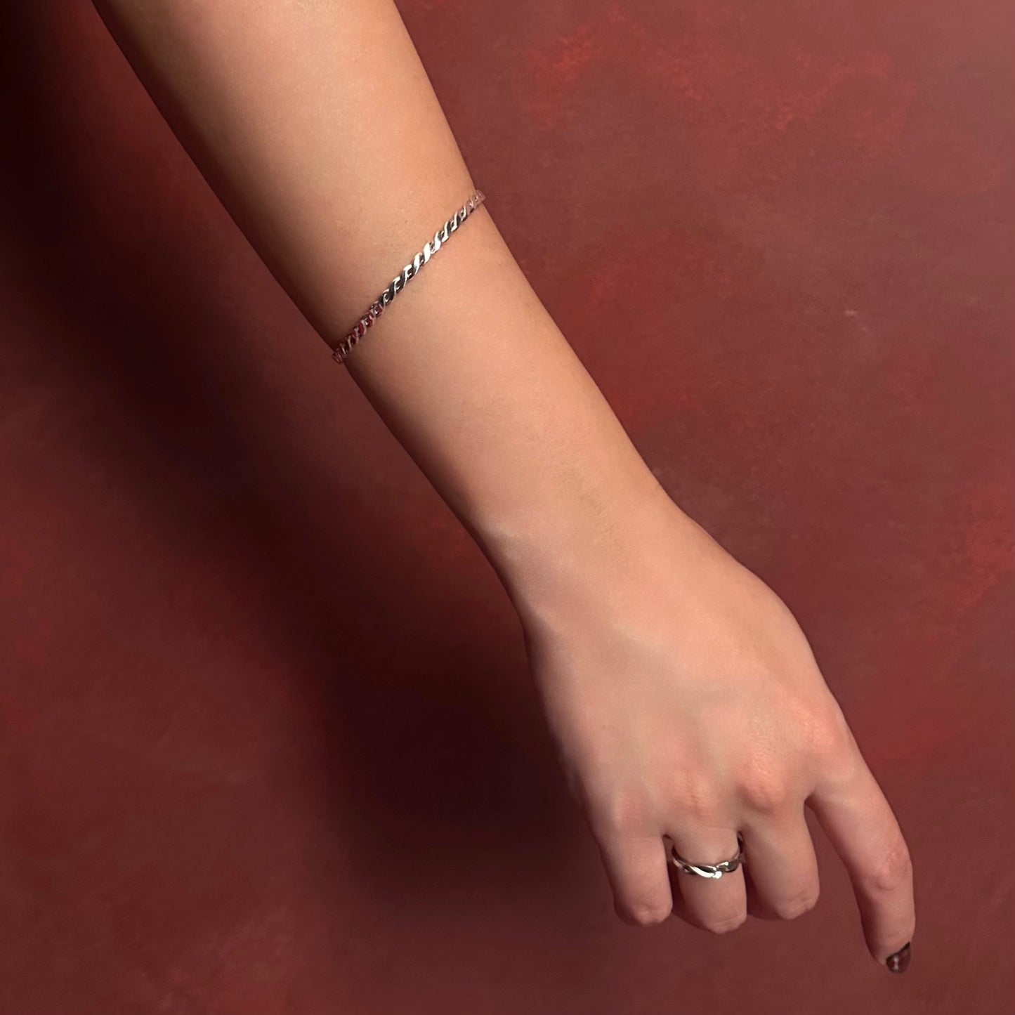 Aiden 冷調麻花手環