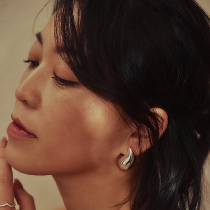 Lily Bean 實心曲線耳環