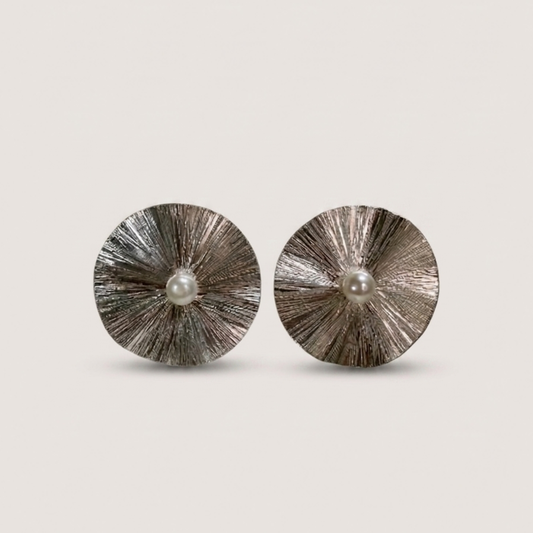 Nerine Pearl Earrings – Silver