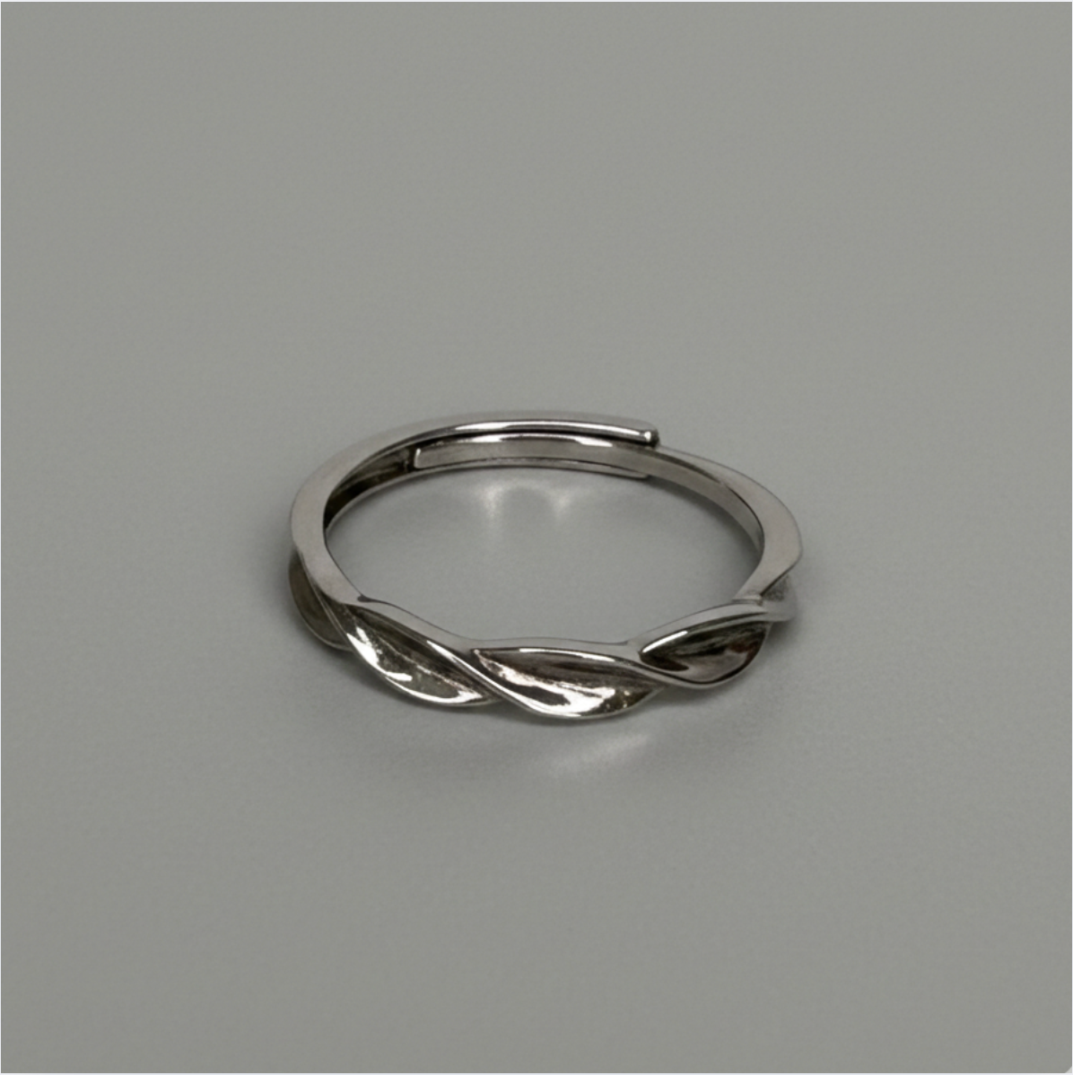 Nexus 可調式細麻花戒