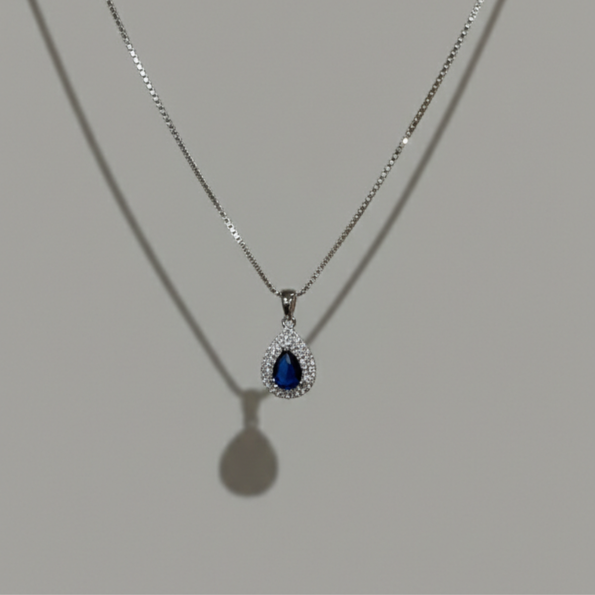 Nyx 鑽環水滴吊墜項鍊 - 貴族藍