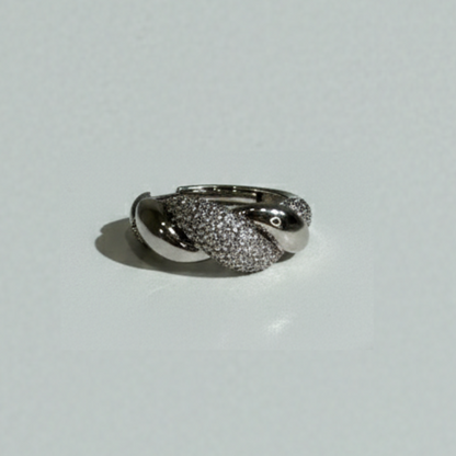 Vega Bold Twist Adjustable Ring