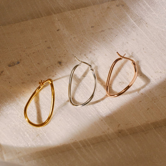  Vera Curved Oval Earrings 