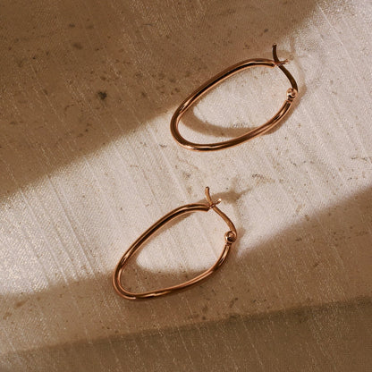  Vera Curved Oval Earrings 