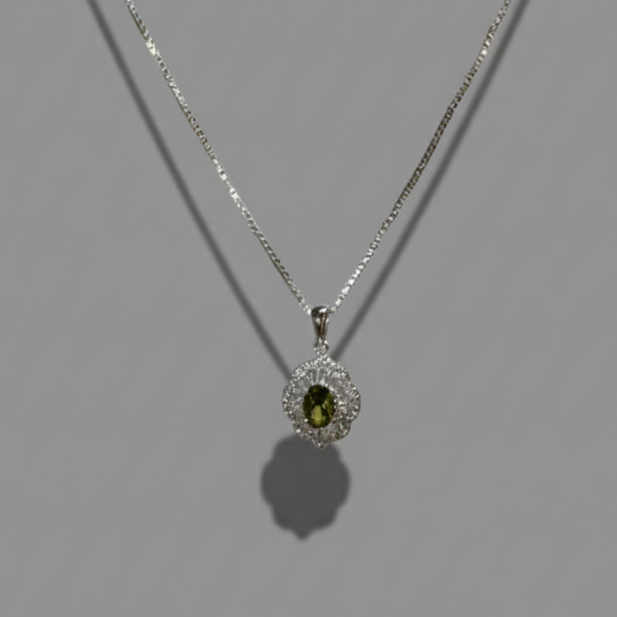 Zoya Halo Oval Necklace – Olive Green