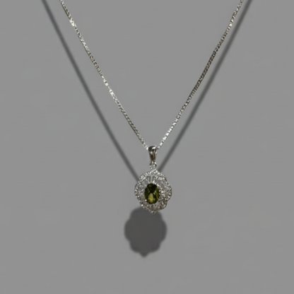 Zoya Halo Oval Necklace – Olive Green