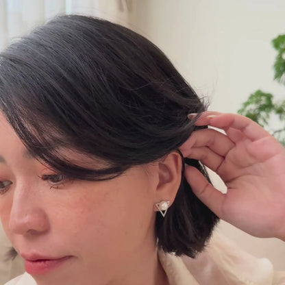 Eira 珍珠鋯石三角耳環
